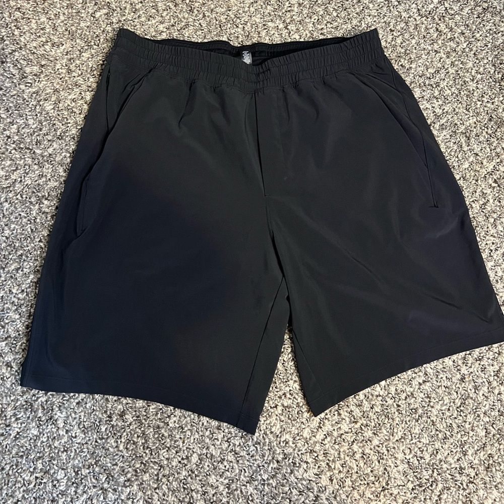 NWOT Lululemon Men’s Black Shorts Black 9” Size XL